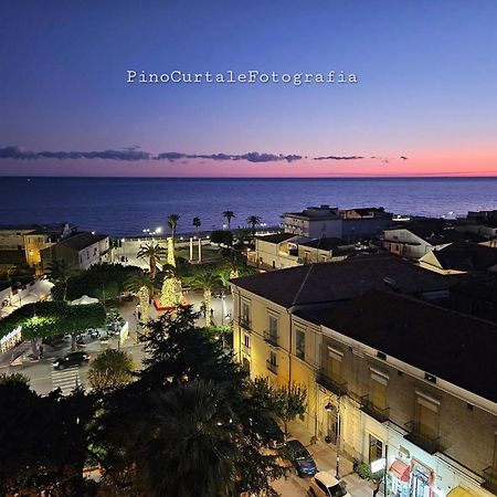 Hotel Mediterraneo Roccella Ionica Bagian luar foto