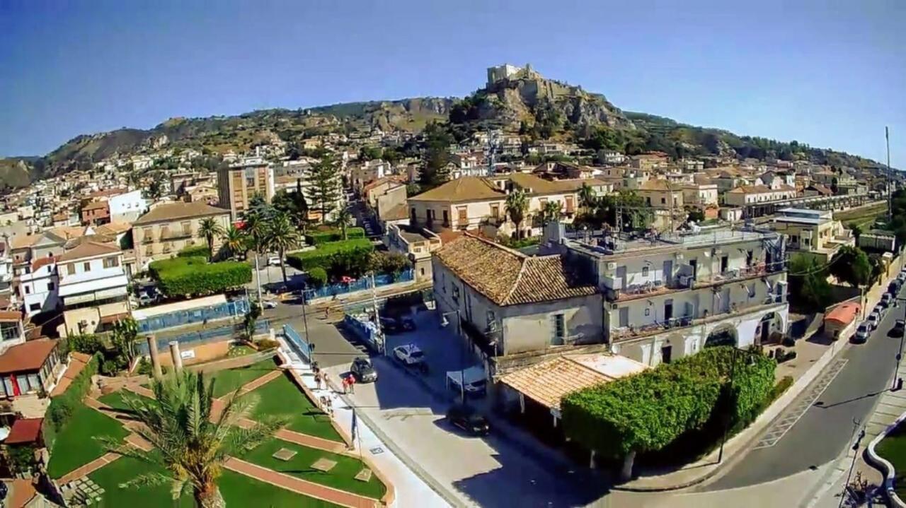Hotel Mediterraneo Roccella Ionica Bagian luar foto
