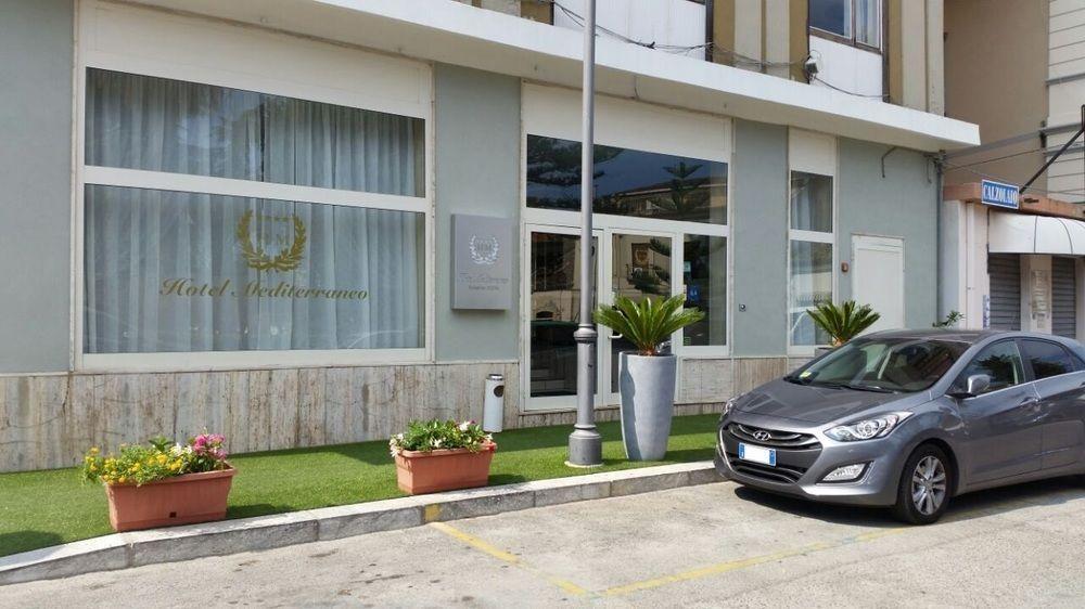 Hotel Mediterraneo Roccella Ionica Bagian luar foto